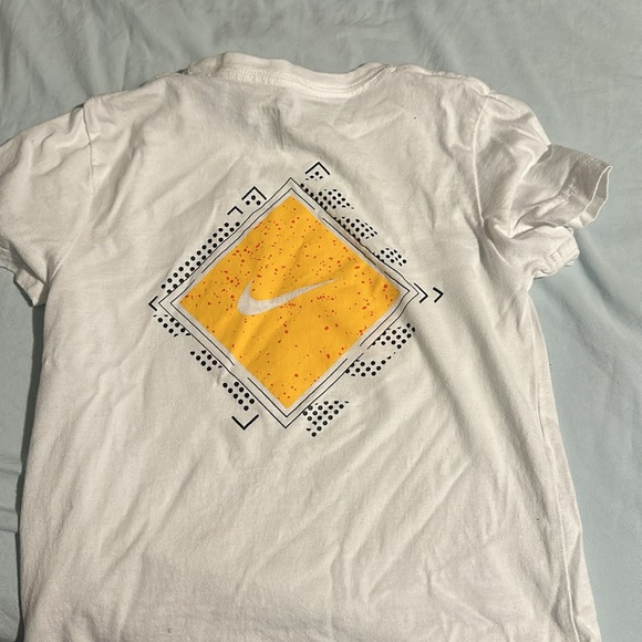 Nike T-Shirt - Picture 3 of 3
